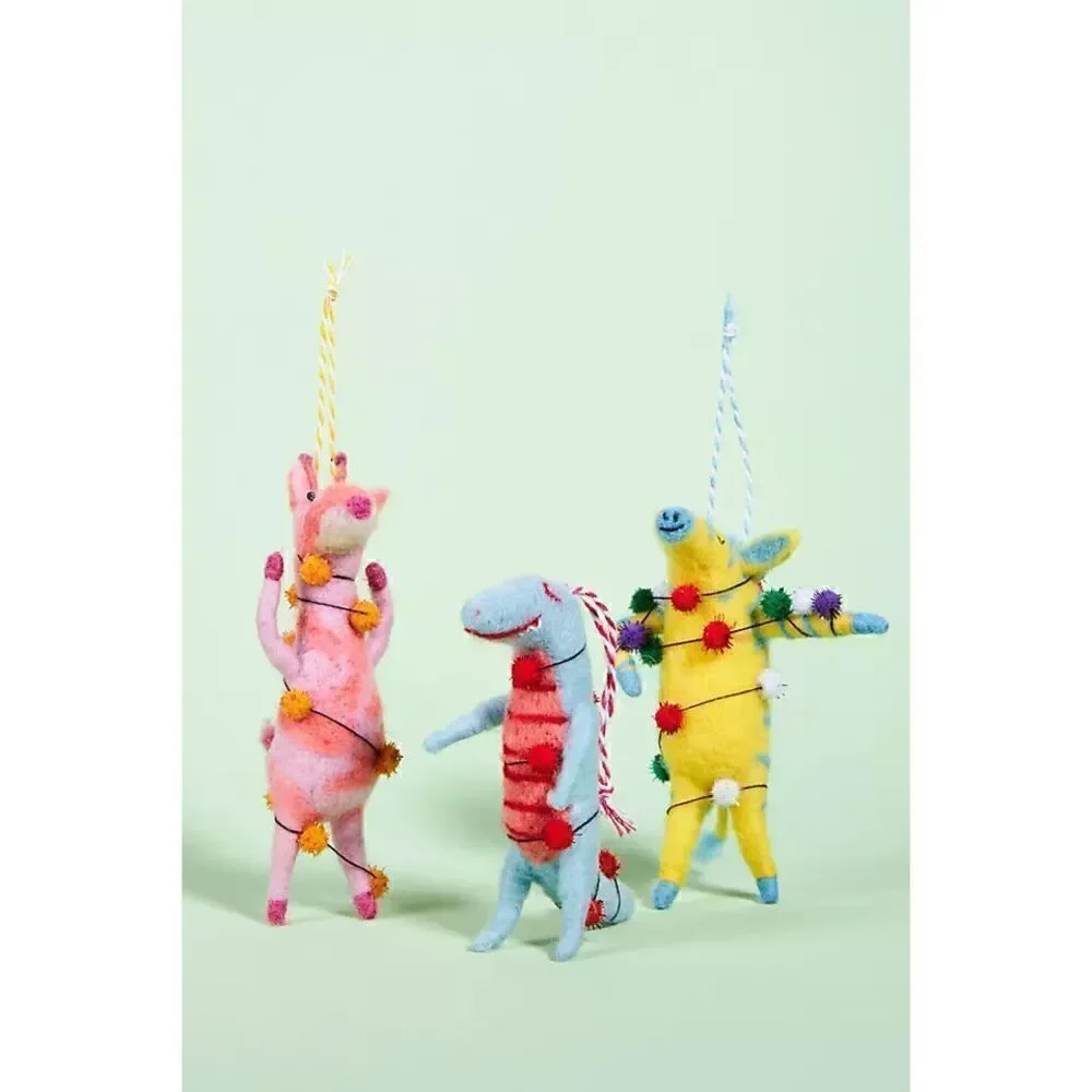 Anthropologie Felted Party Pig Ornament Pom Poms Porky Piglet Garland Animal NEW